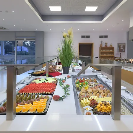 Oceanis Park 4*