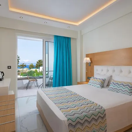 Oceanis Park 4*