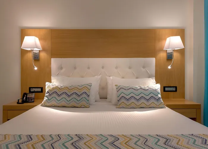 فندق Oceanis Park 4*