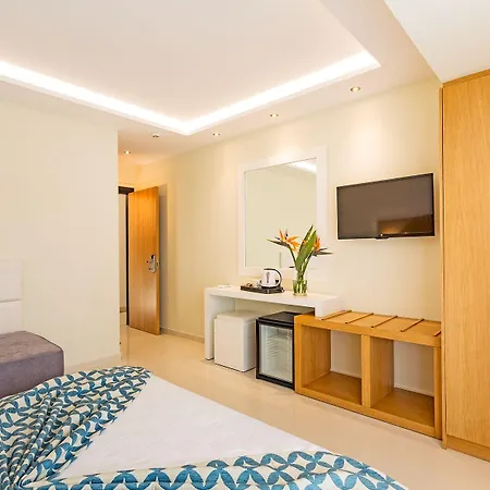 Oceanis Park 4*