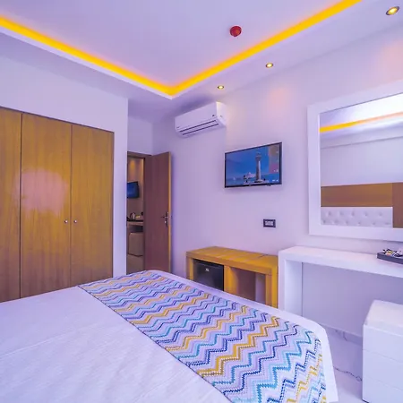 Oceanis Park 4*
