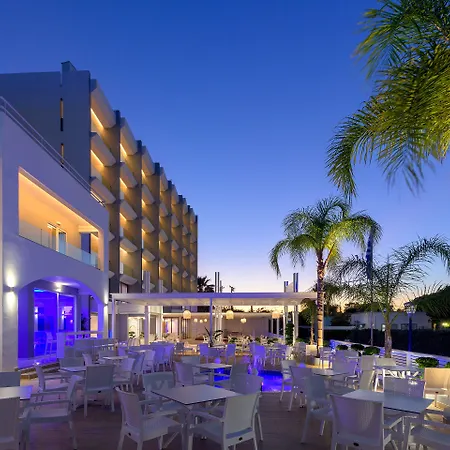 Oceanis Park 4* 익시아