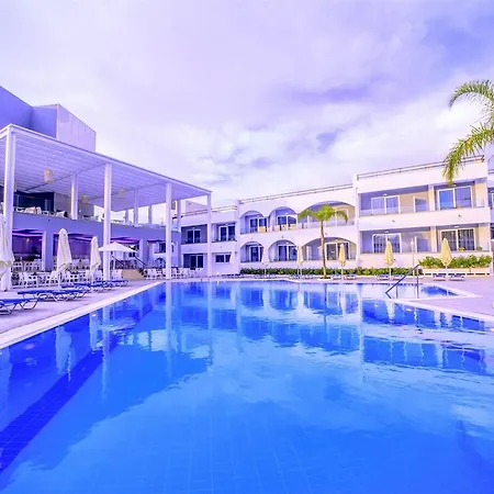 Oceanis Park Hotel 4*